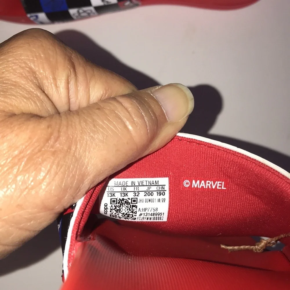 NWT Boy’s Adidas Adilette Spider-Man Slides